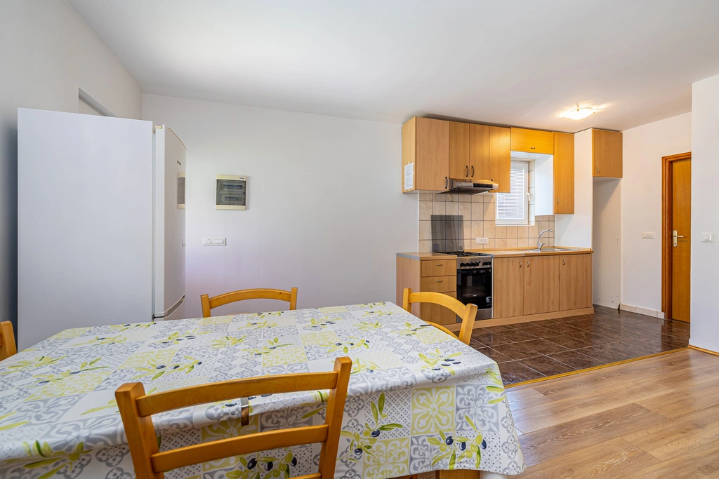 1-Bedroom Apartment with Private Pool in Linardići