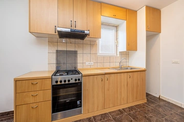 1-Bedroom Apartment with Private Pool in Linardići