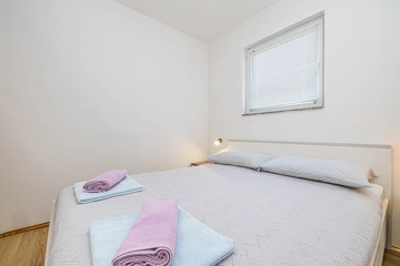 1-Bedroom Apartment with Private Pool in Linardići