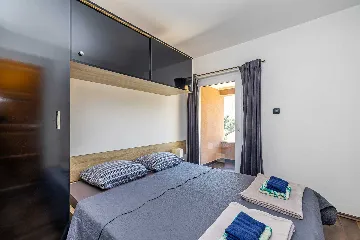 4-Bedroom House with Private Pool in Žgaljići