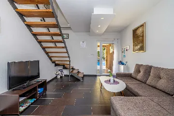 4-Bedroom House with Private Pool in Žgaljići