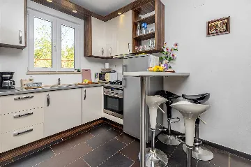 4-Bedroom House with Private Pool in Žgaljići