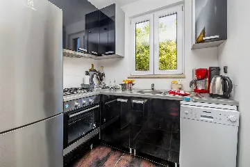 4-Bedroom House with Private Pool in Žgaljići