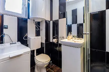 4-Bedroom House with Private Pool in Žgaljići