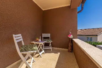 4-Bedroom House with Private Pool in Žgaljići