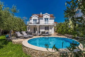 Brzac House with Private Pool for Up to 10