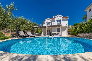 Brzac House with Private Pool for Up to 10