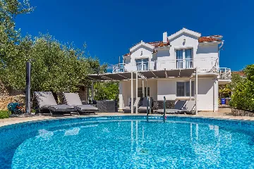 Brzac House with Private Pool for Up to 10