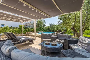 Brzac House with Private Pool for Up to 10