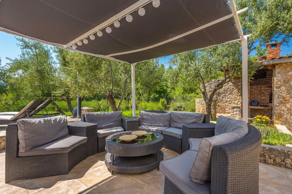 Brzac House with Private Pool for Up to 10