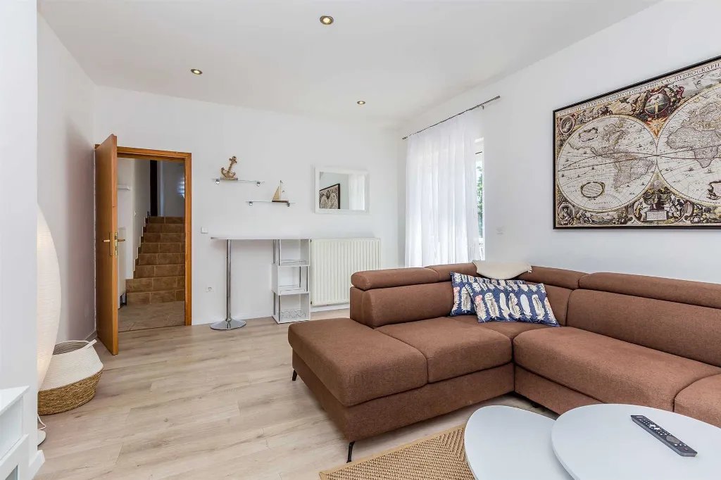 Brzac House with Private Pool for Up to 10