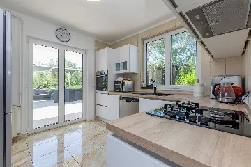 Brzac House with Private Pool for Up to 10