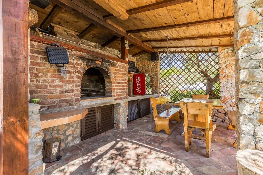 Brzac House with Private Pool for Up to 10
