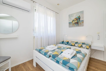 Brzac House with Private Pool for Up to 10