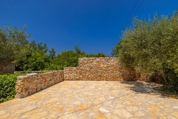 Brzac House with Private Pool for Up to 10