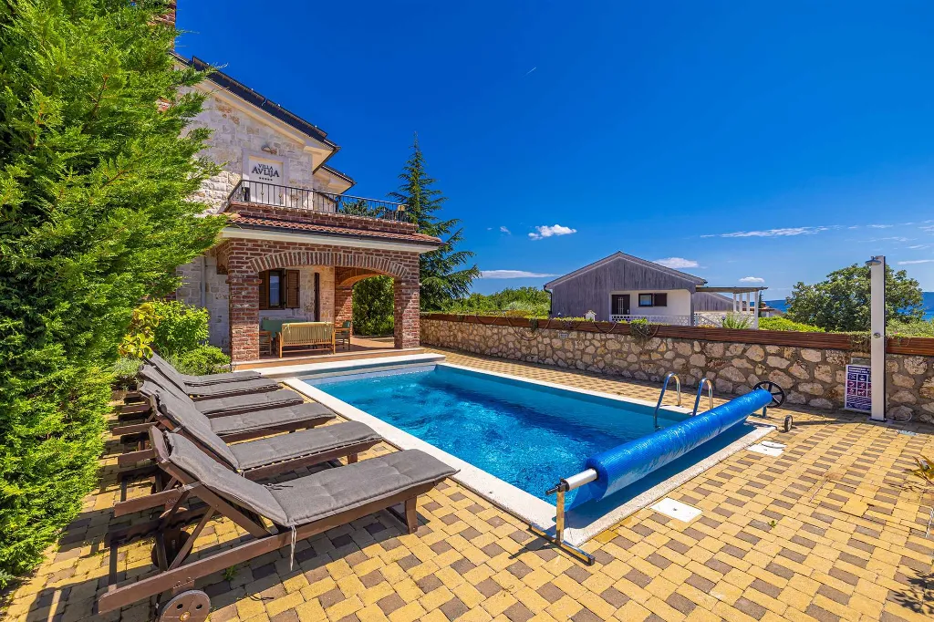 Linardići Villa with Private Pool, Jacuzzi & Sauna