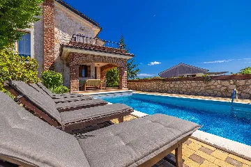 Linardići Villa with Private Pool, Jacuzzi & Sauna