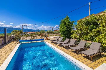 Linardići Villa with Private Pool, Jacuzzi & Sauna