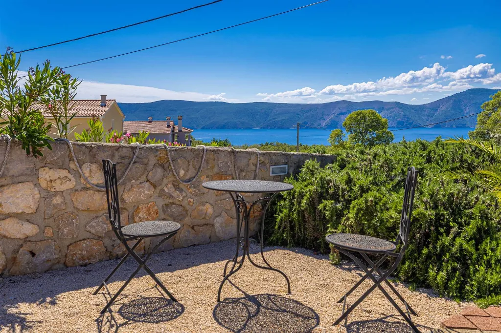 Linardići Villa with Private Pool, Jacuzzi & Sauna