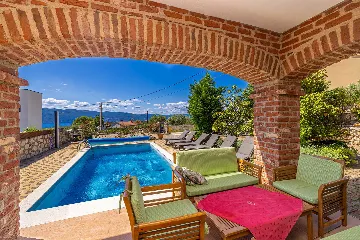 Linardići Villa with Private Pool, Jacuzzi & Sauna