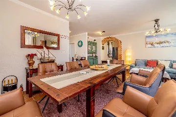 Linardići Villa with Private Pool, Jacuzzi & Sauna