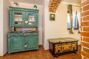 Linardići Villa with Private Pool, Jacuzzi & Sauna