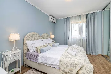 Linardići Villa with Private Pool, Jacuzzi & Sauna