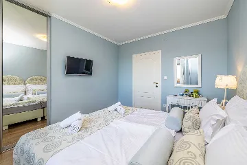 Linardići Villa with Private Pool, Jacuzzi & Sauna