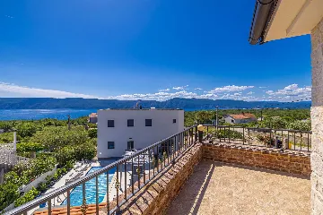 Linardići Villa with Private Pool, Jacuzzi & Sauna