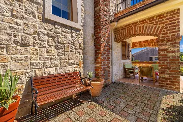 Linardići Villa with Private Pool, Jacuzzi & Sauna