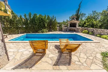 3-Bedroom House with Private Pool in Dobrinj
