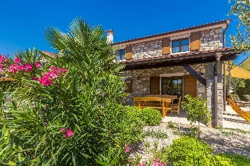 3-Bedroom House with Private Pool in Dobrinj