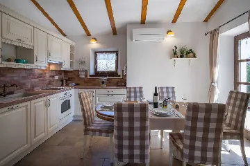 3-Bedroom House with Private Pool in Dobrinj
