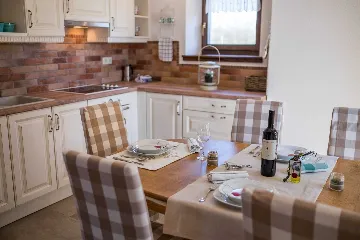 3-Bedroom House with Private Pool in Dobrinj