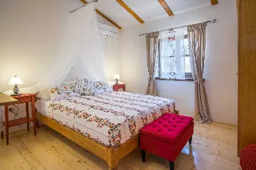 3-Bedroom House with Private Pool in Dobrinj