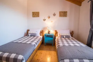 3-Bedroom House with Private Pool in Dobrinj