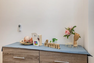 2-Bedroom House with Heated Pool in Kras