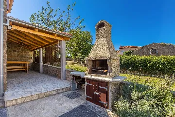 Air-Conditioned House in Vrh for Up to 5 Guests