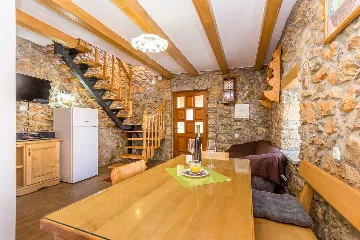 Air-Conditioned House in Vrh for Up to 5 Guests