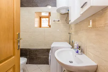 Air-Conditioned House in Vrh for Up to 5 Guests