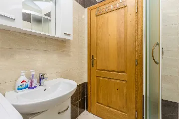 Air-Conditioned House in Vrh for Up to 5 Guests