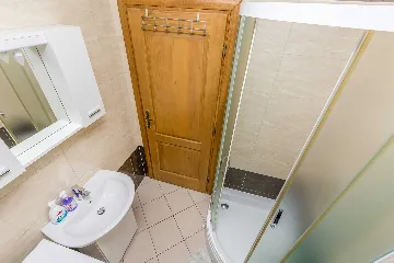 Air-Conditioned House in Vrh for Up to 5 Guests