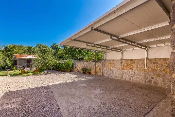 Air-Conditioned House in Vrh for Up to 5 Guests