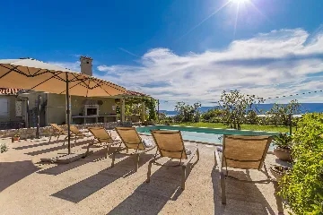 4-Bedroom House in Linardići for 8 Guests