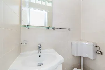 4-Bedroom House in Linardići for 8 Guests