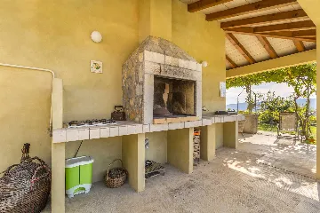 4-Bedroom House in Linardići for 8 Guests