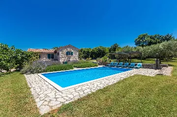 3-Bedroom House in Strilčići with Heated Pool