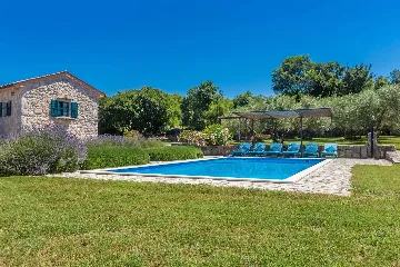 3-Bedroom House in Strilčići with Heated Pool