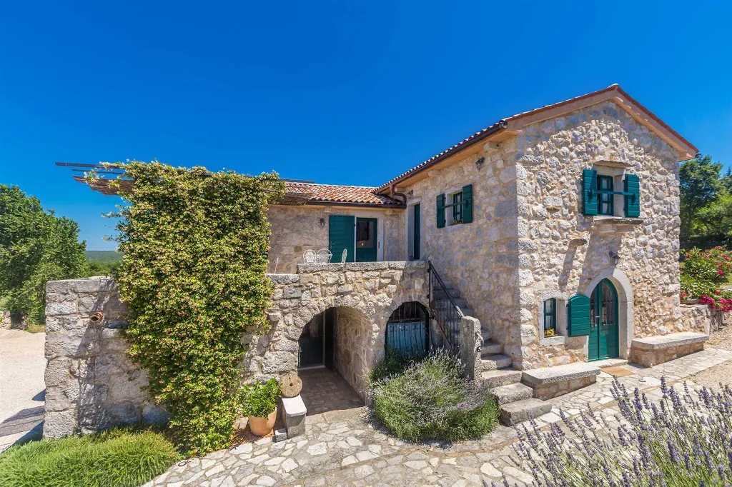 3-Bedroom House in Strilčići with Heated Pool