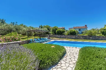 3-Bedroom House in Strilčići with Heated Pool